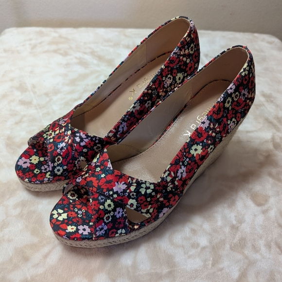 Allegra K Shoes - Allegra K Floral Wedge Peep Toe Shoes Size 9 1/2